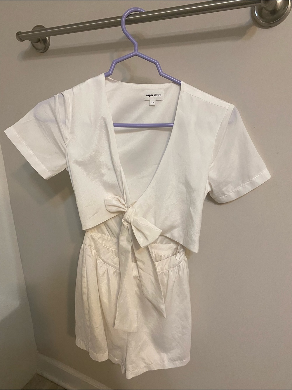 superdown White V-Neck Top
